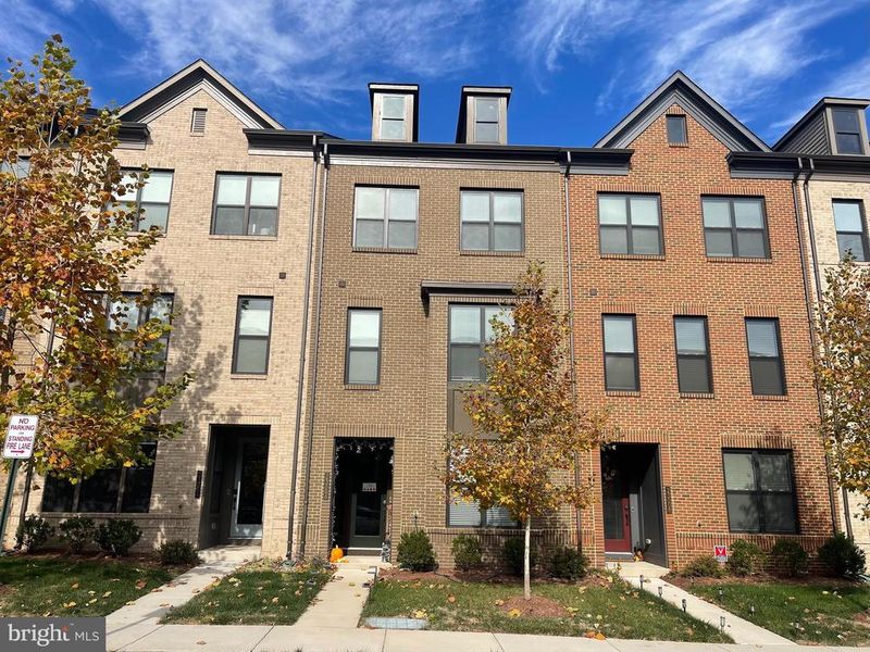 23006 Sullivans Cove Sq, Brambleton, VA 20148