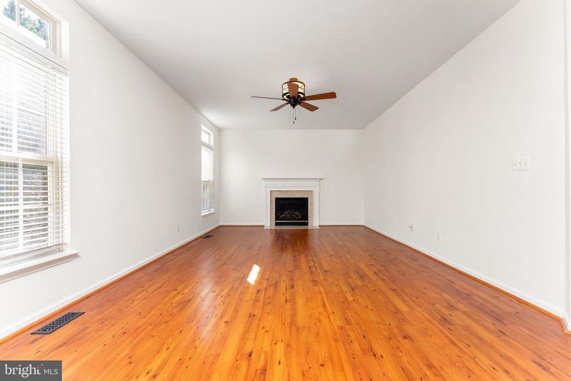 7220 Forkland Way, Gainesville, VA 20155