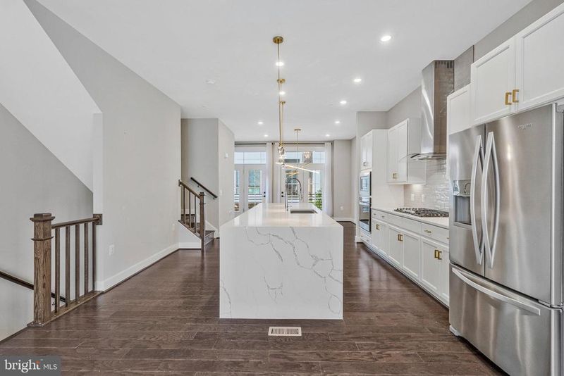 1884 Easterly Rd, Reston, VA 20190