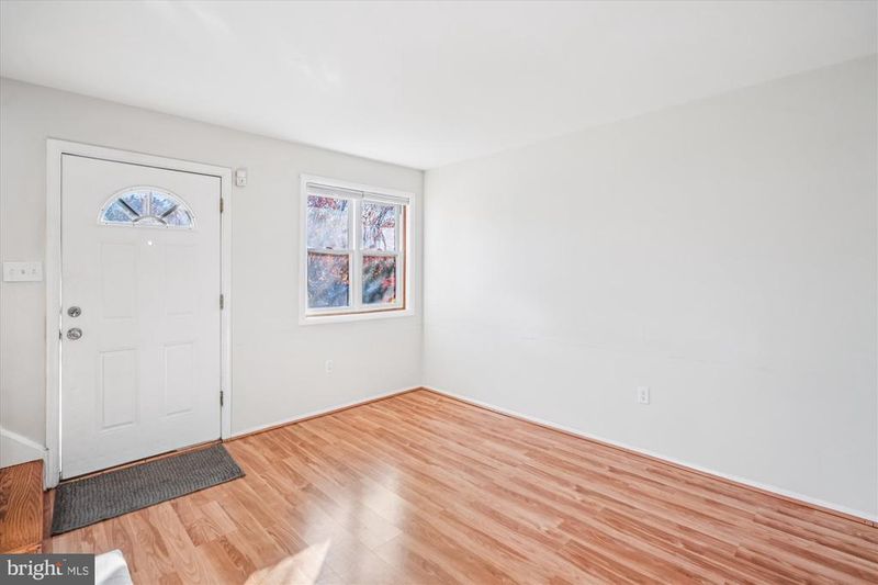 7600 Lotus Ct, Laurel, MD 20707