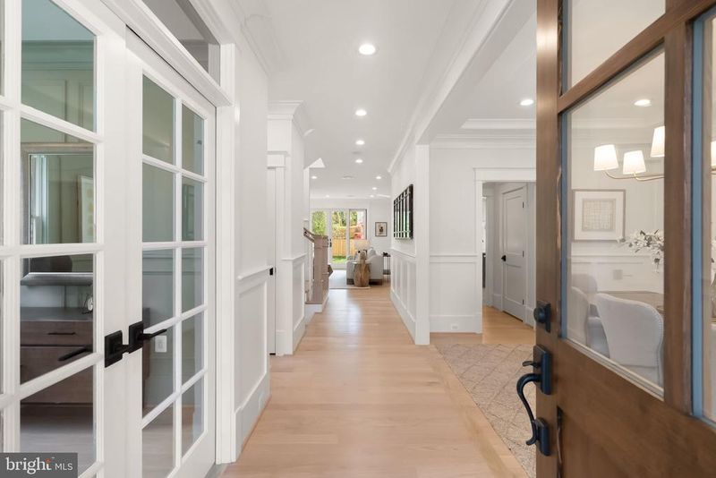 601 Timber Ln, Falls Church, VA 22046