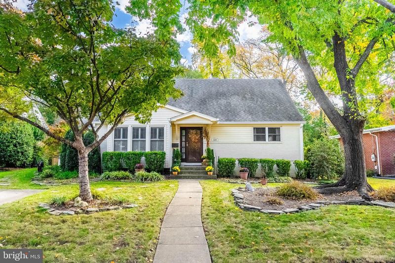 625 Prospect Pl, Alexandria, VA 22304