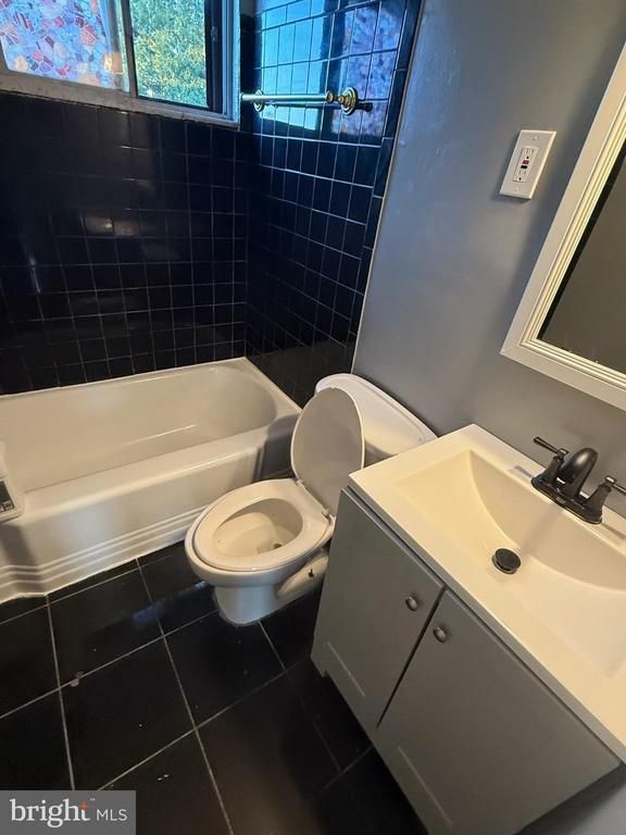 2533 Iverson St, Temple Hills, MD 20748