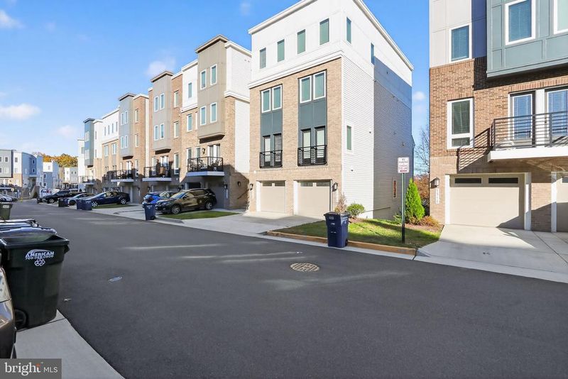 1322 Rail Stop Dr, Woodbridge, VA 22191