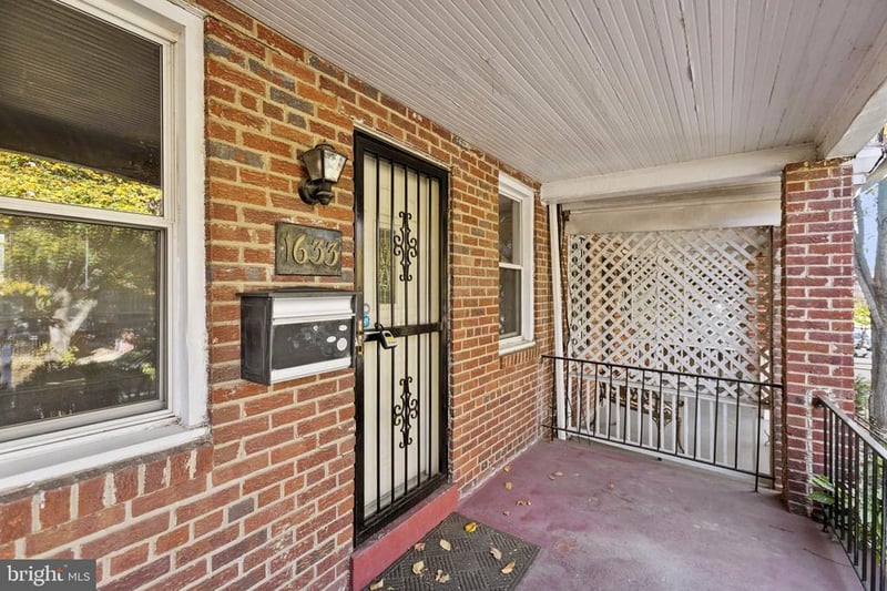 1633 R St SE, Washington, DC 20020