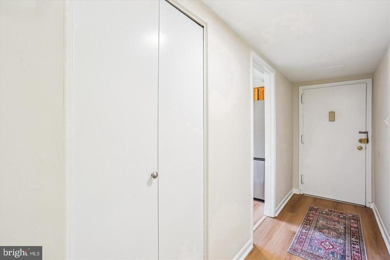 10601 Weymouth St #4, Bethesda, MD 20814