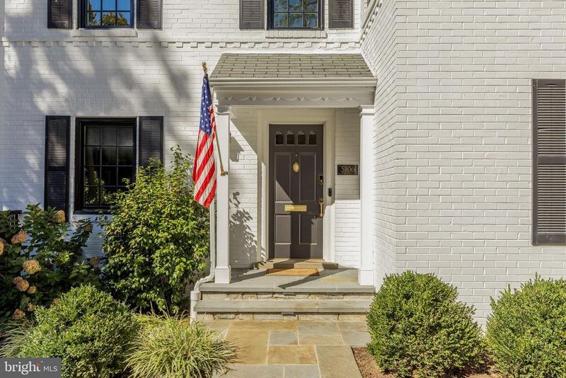 5106 Brookview Dr, Bethesda, MD 20816