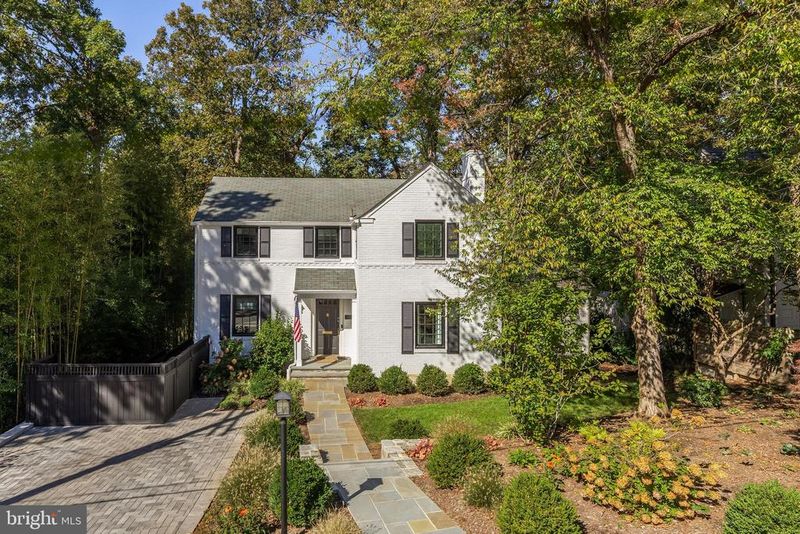 5106 Brookview Dr, Bethesda, MD 20816