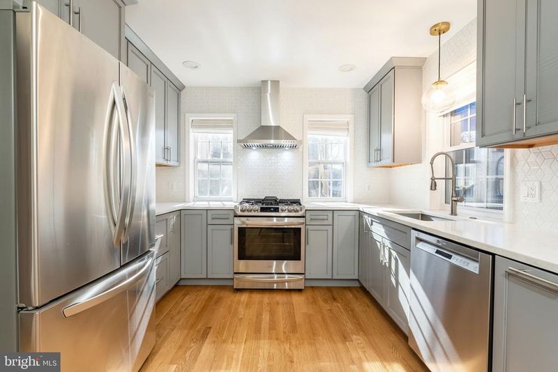 317 E Oak St, Alexandria, VA 22301
