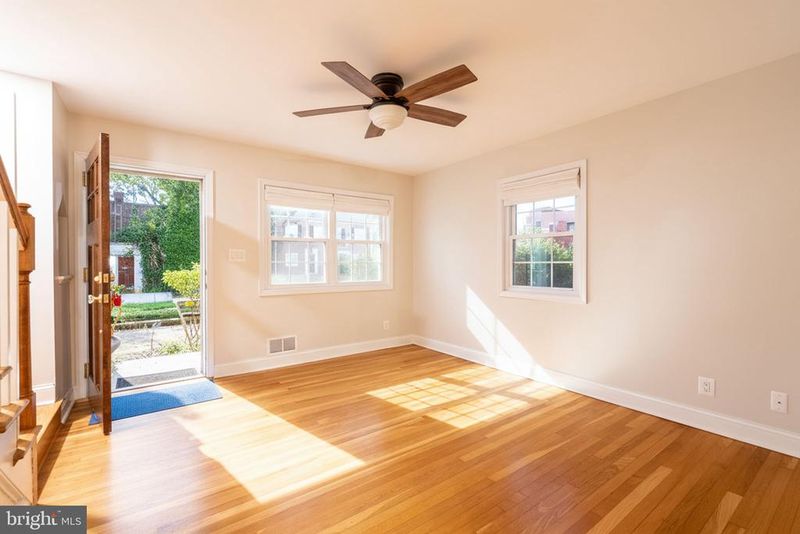 317 E Oak St, Alexandria, VA 22301