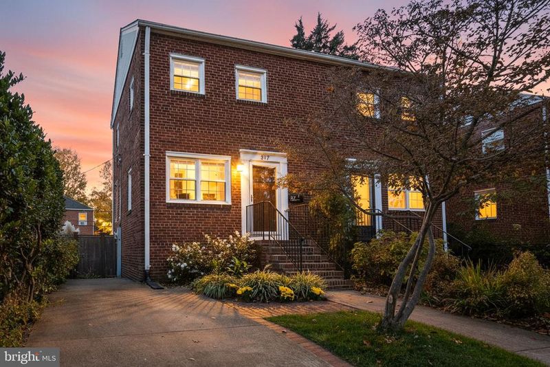 317 E Oak St, Alexandria, VA 22301