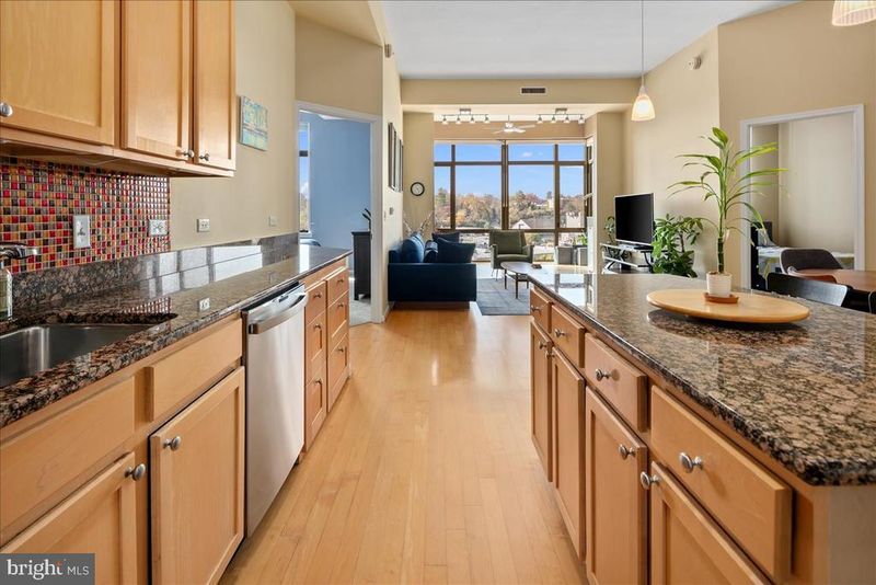 2720 S Arlington Mill Dr #1107, Arlington, VA 22206