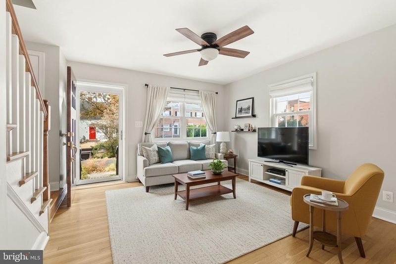 317 E Oak St, Alexandria, VA 22301