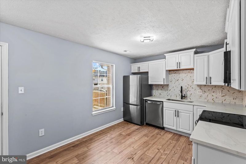 202 Blueridge Ct, Stafford, VA 22554