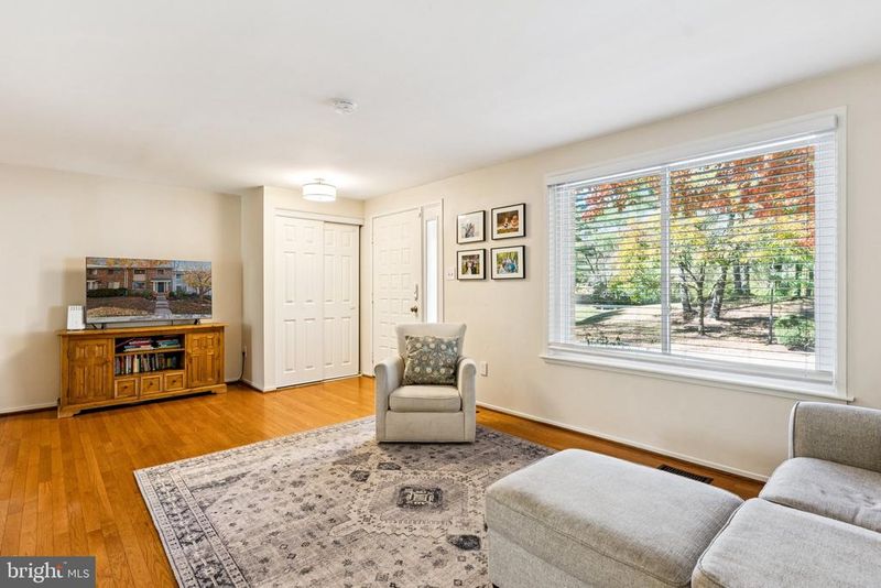 7864 Archbold Ter, Cabin John, MD 20818