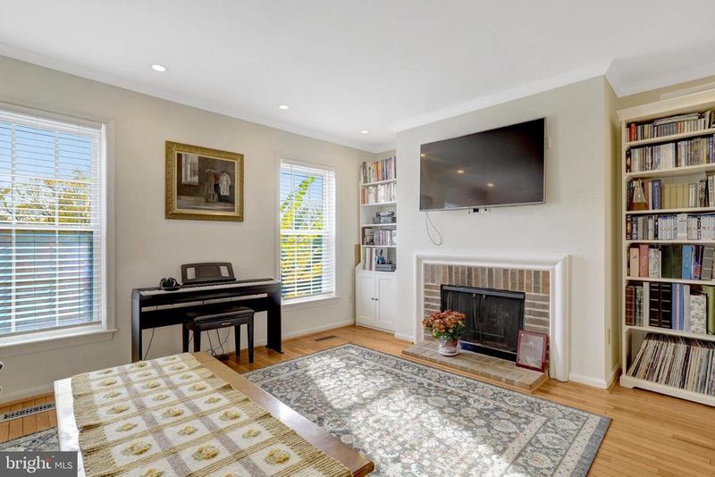 6701 Washington Blvd #B, Arlington, VA 22213