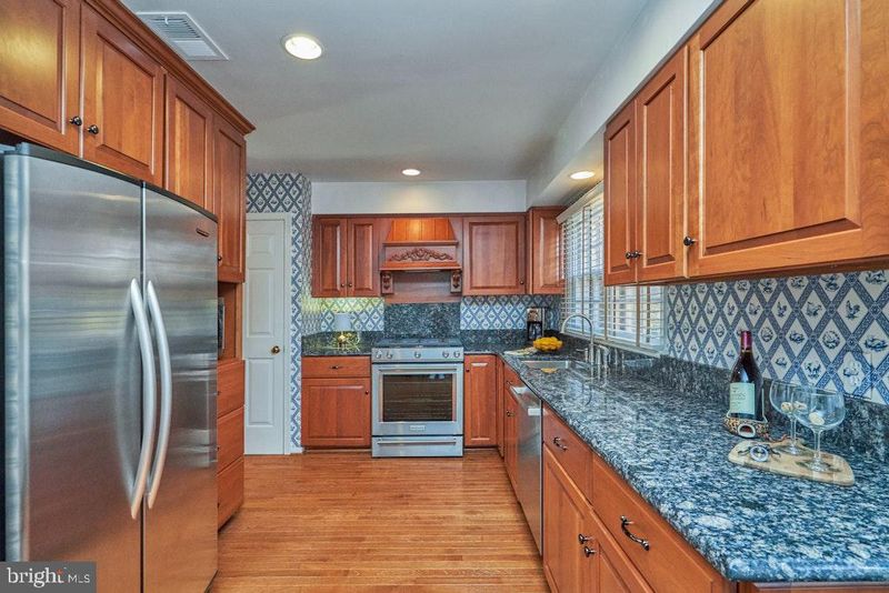 5116 Woodmire Ln, Alexandria, VA 22311
