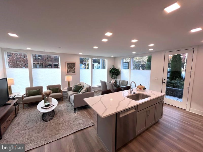 701 N Henry St #104, Alexandria, VA 22314