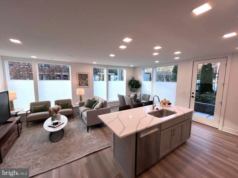 701 N Henry St #205, Alexandria, VA 22314