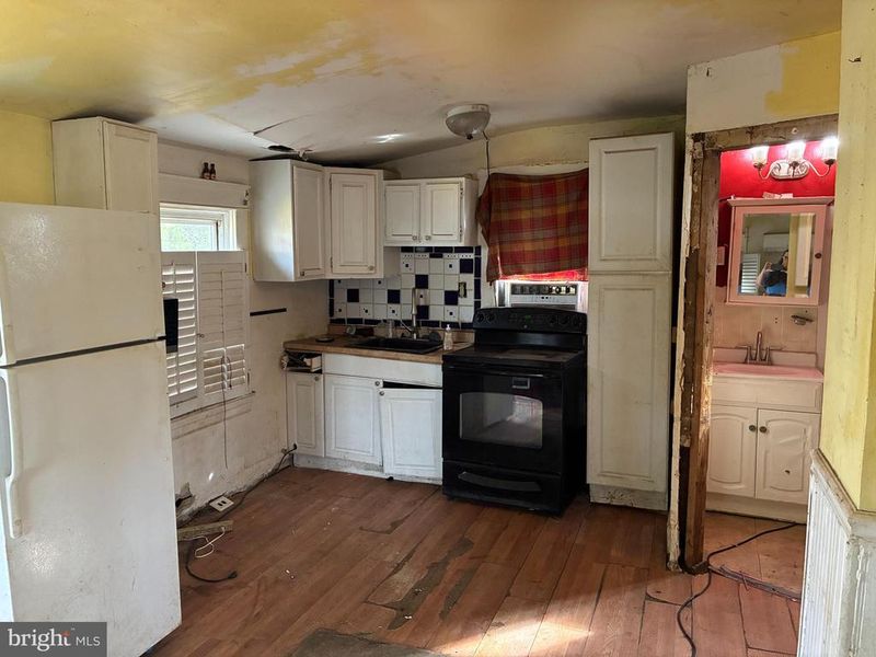 7811 Outing Ave, Pasadena, MD 21122
