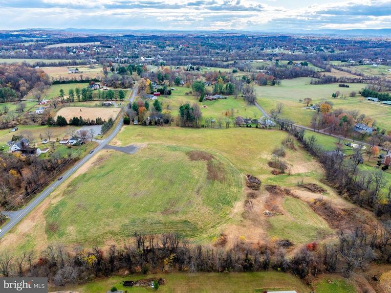16801 Hamilton Station, Hamilton, VA 20158