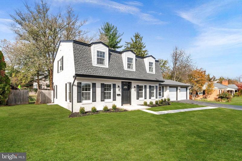 220 North St NE, Leesburg, VA 20176