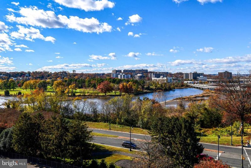 1250 S Washington St #816, Alexandria, VA 22314