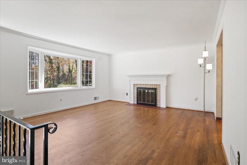 3838 Glenbrook Rd, Fairfax, VA 22031