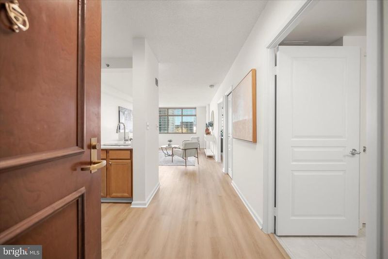 7111 Woodmont Ave #812, Bethesda, MD 20815