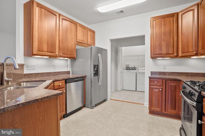 1014 Samantha Ln #102, Odenton, MD 21113