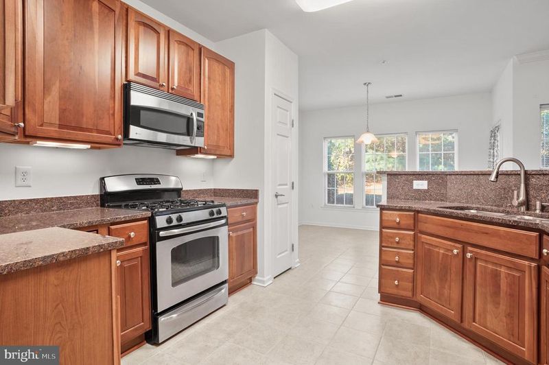 1014 Samantha Ln #102, Odenton, MD 21113