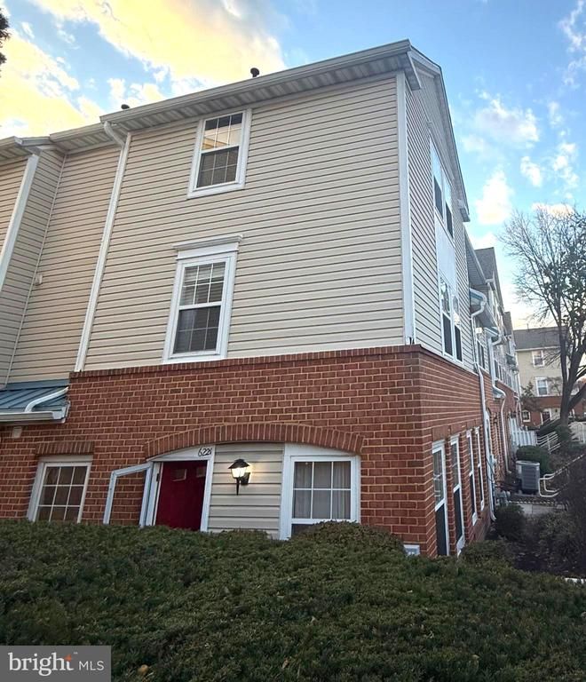 6221 Sandpiper Ct #7, Elkridge, MD 21075