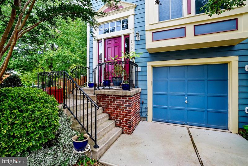 206 Town Branch Ter SW, Leesburg, VA 20175