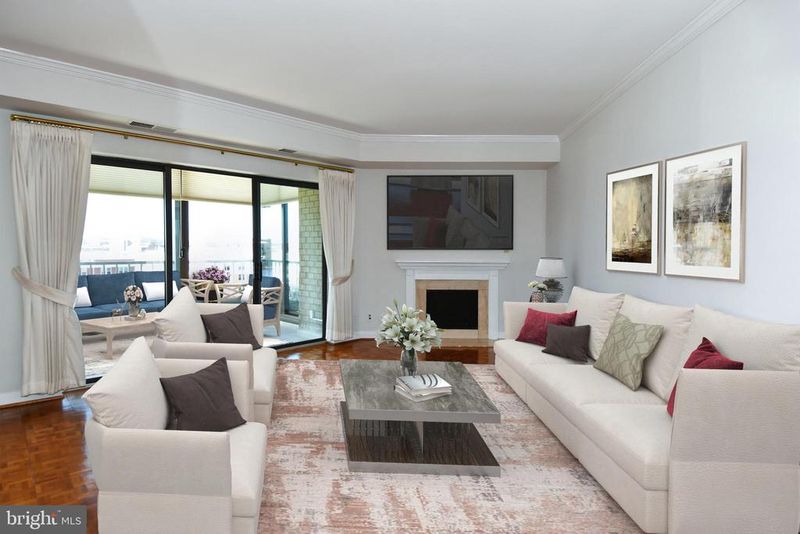 1250 S Washington St #816, Alexandria, VA 22314