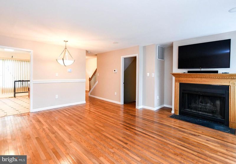 7002 Cipriano Woods Ct, Lanham, MD 20706