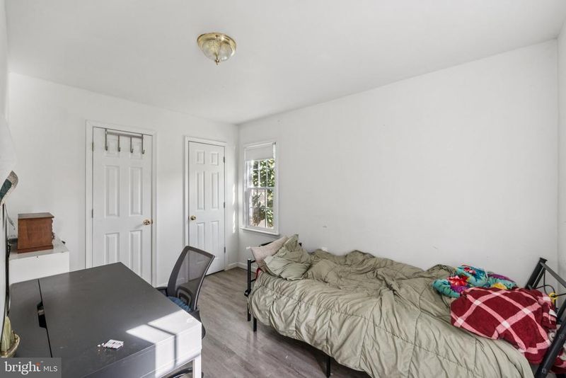 8124 Seneca View Dr, Gaithersburg, MD 20882