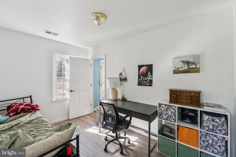 8124 Seneca View Dr, Gaithersburg, MD 20882
