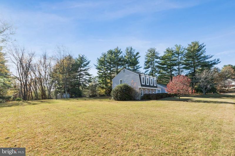 8124 Seneca View Dr, Gaithersburg, MD 20882