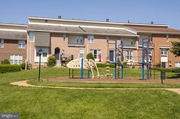 1699 Yale Pl #1667, Rockville, MD 20850