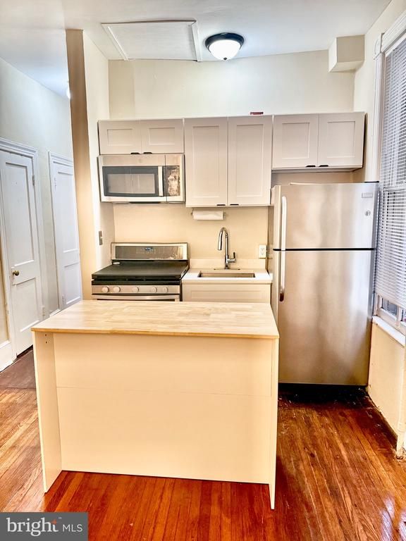 911 Prince St #2, Alexandria, VA 22314