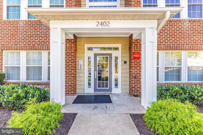2402 Dominion Dr, Frederick, MD 21702