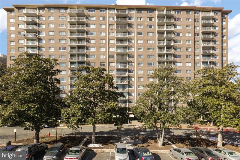 2059 Huntington Ave #1201, Alexandria, VA 22303