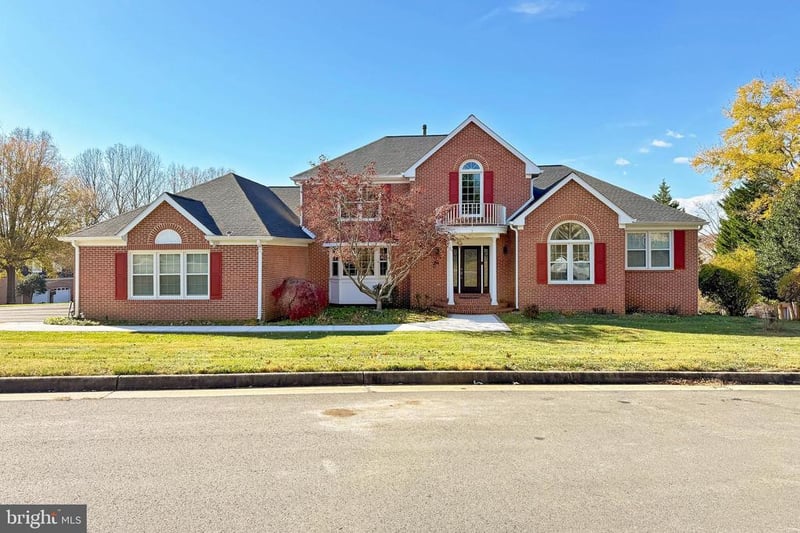 1300 Pinstripe Ct, Vienna, VA 22182