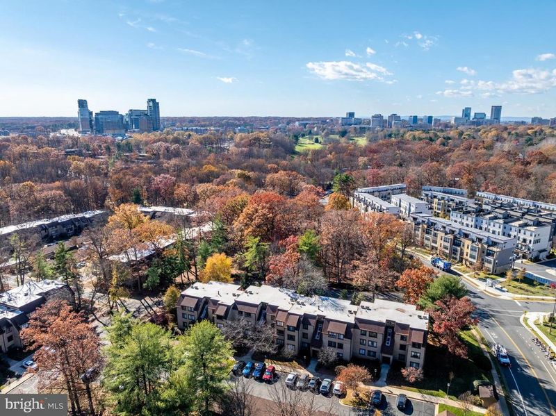 1623 Parkcrest Cir #9B/300, Reston, VA 20190