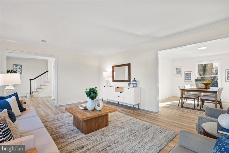 2 Beauvoir Ct, Rockville, MD 20855