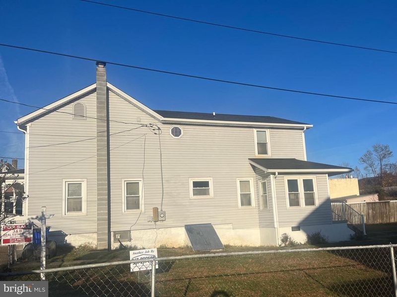 17 East St, Thurmont, MD 21788