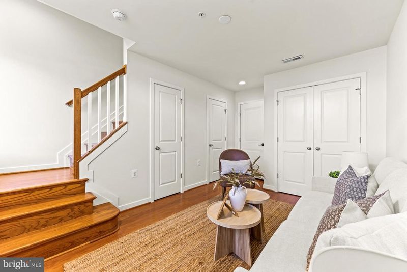 1416 Wheyfield Dr, Frederick, MD 21701