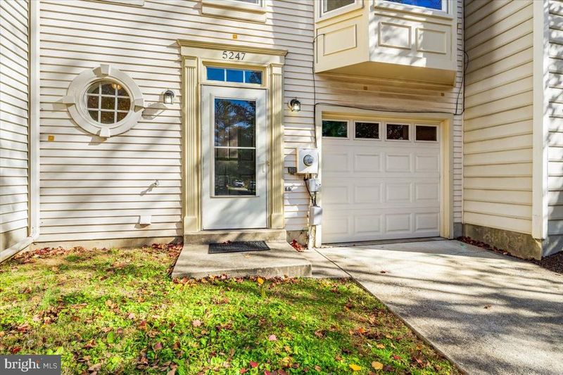 5247 Bamburg Ct, Frederick, MD 21703