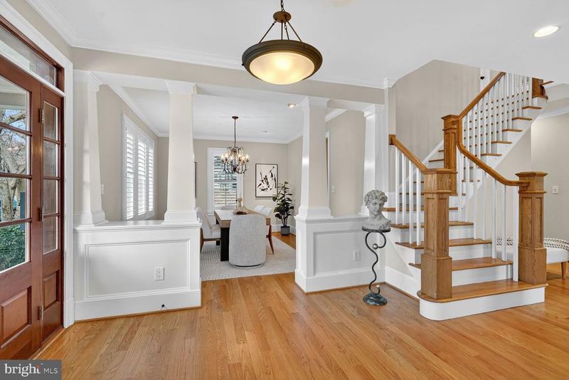 10105 Crestwood Rd, Kensington, MD 20895