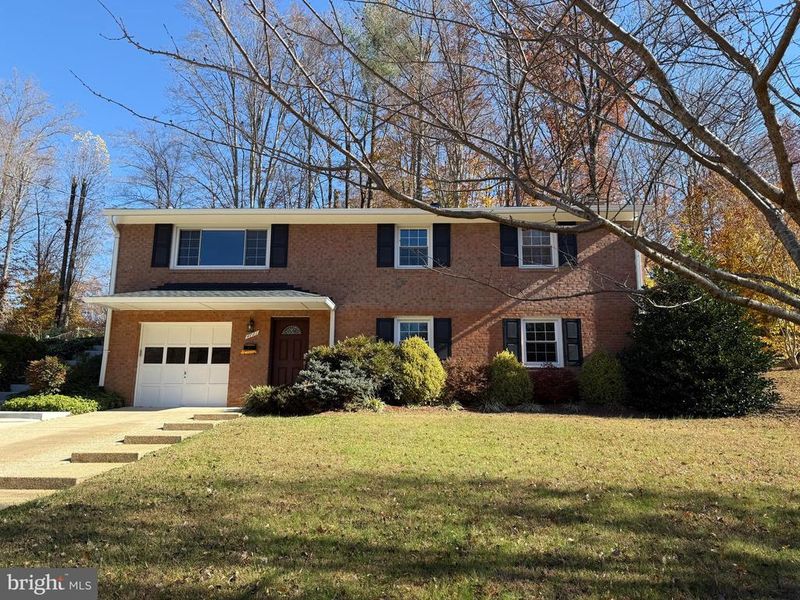 4721 Springbrook Dr, Annandale, VA 22003